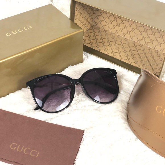 Gucci Accessories - 🌸OFFERS?🌸Oversized Gucci Sunglasses